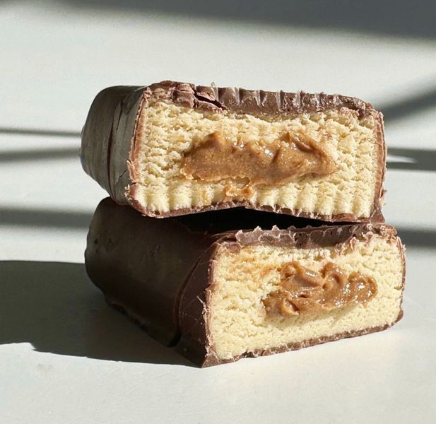 Батончик FitWin CARAMEL&PEANUTS з начинкою, БЕЗ ЦУКРУ 60 г 33% 4820273230012 фото